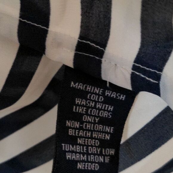 Like New Chaps Women's Blouse Striped Top With Cinch Waist - Picture 3 of 8